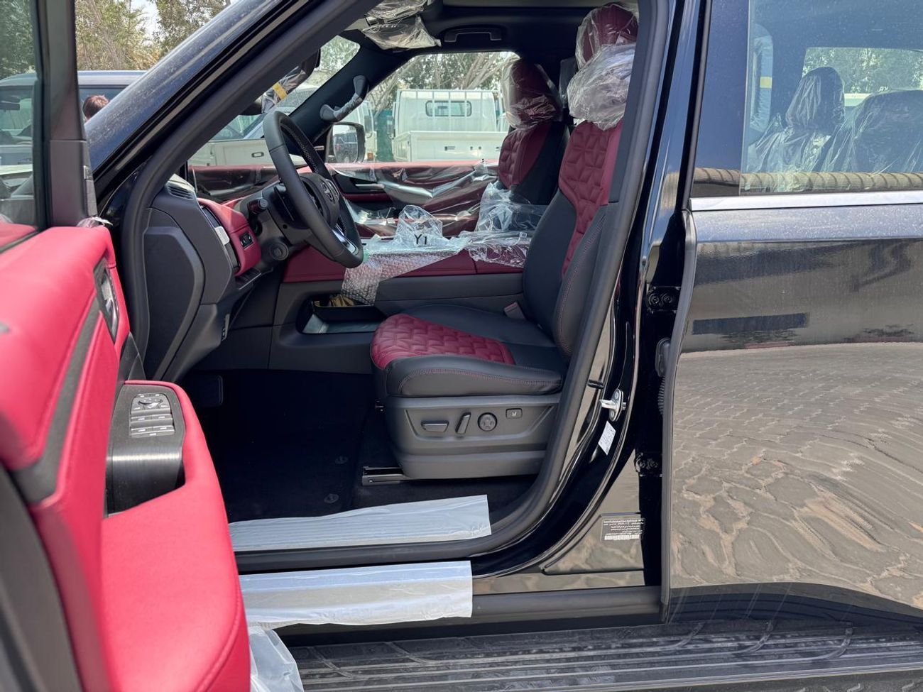 Nissan Patrol SE Platinum City 3.8L BLACK/ BURGUNDY