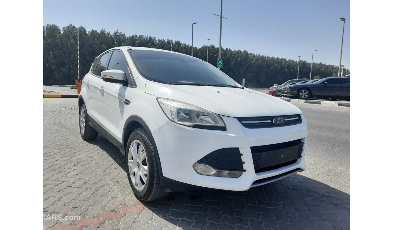 Ford Escape Ford Escape 2015 gcc full automatic for sale