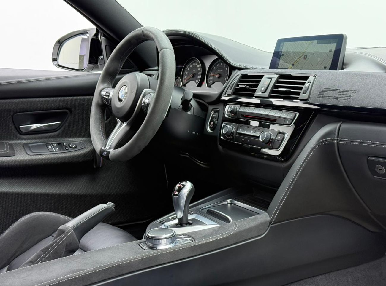 BMW M4 CS 3.0L 2018 BMW M4 Club Sport ,Full BMW Service History ,Excellent Condition ,GCC