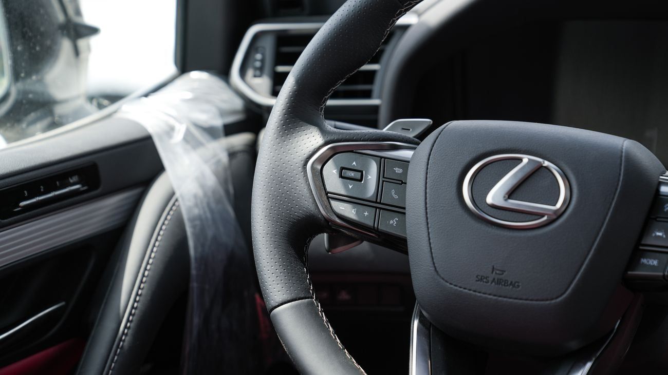 لكزس LX 700h F SPORT