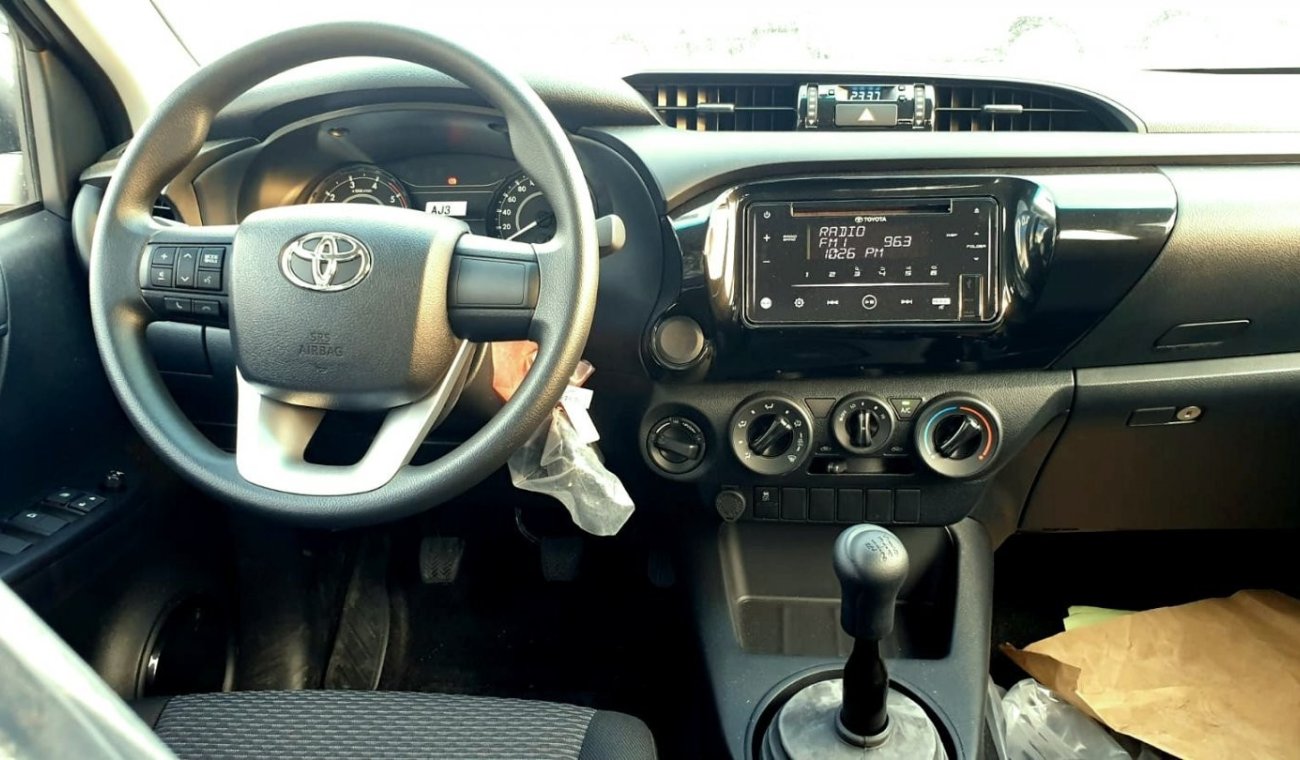 Toyota Hilux 2.4Ltr,Diesel,4/4,Manual Transmission,Mid Option,Power window,Center lock,