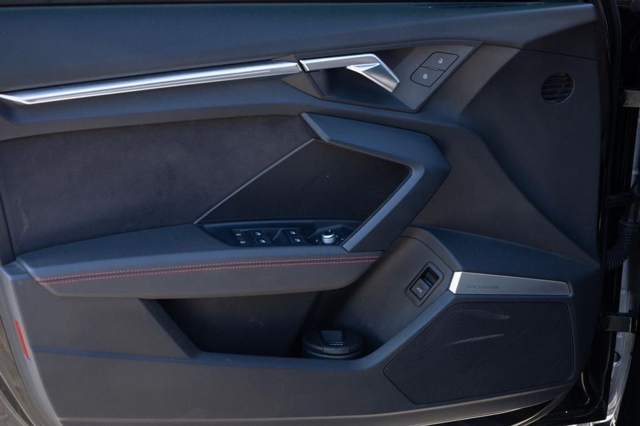 أودي RS3 TFSI quattro 2.5L Sedan Audi RS3 TFSI Quattro 2022 GCC under Warranty with Flexible Down-Payment.