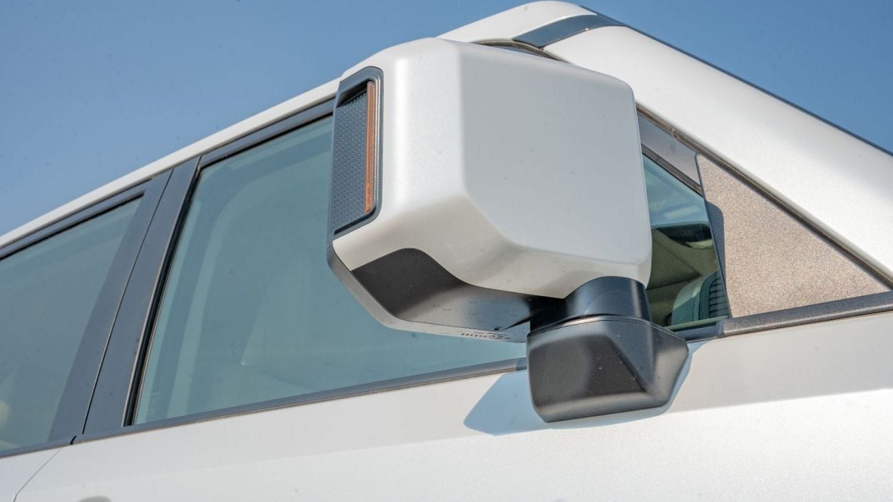 Toyota Prado 2025 Toyota Land Cruiser Prado 2.8L AT Diesel (White-Beige)