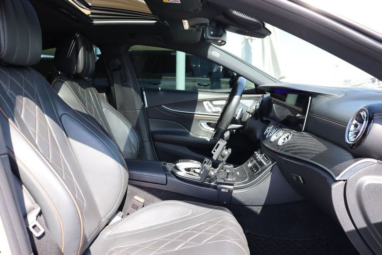 Mercedes-Benz CLS 320 Mercedes-Benz CLS 350 / 2019 / GCC / Full Option/ Full Service History