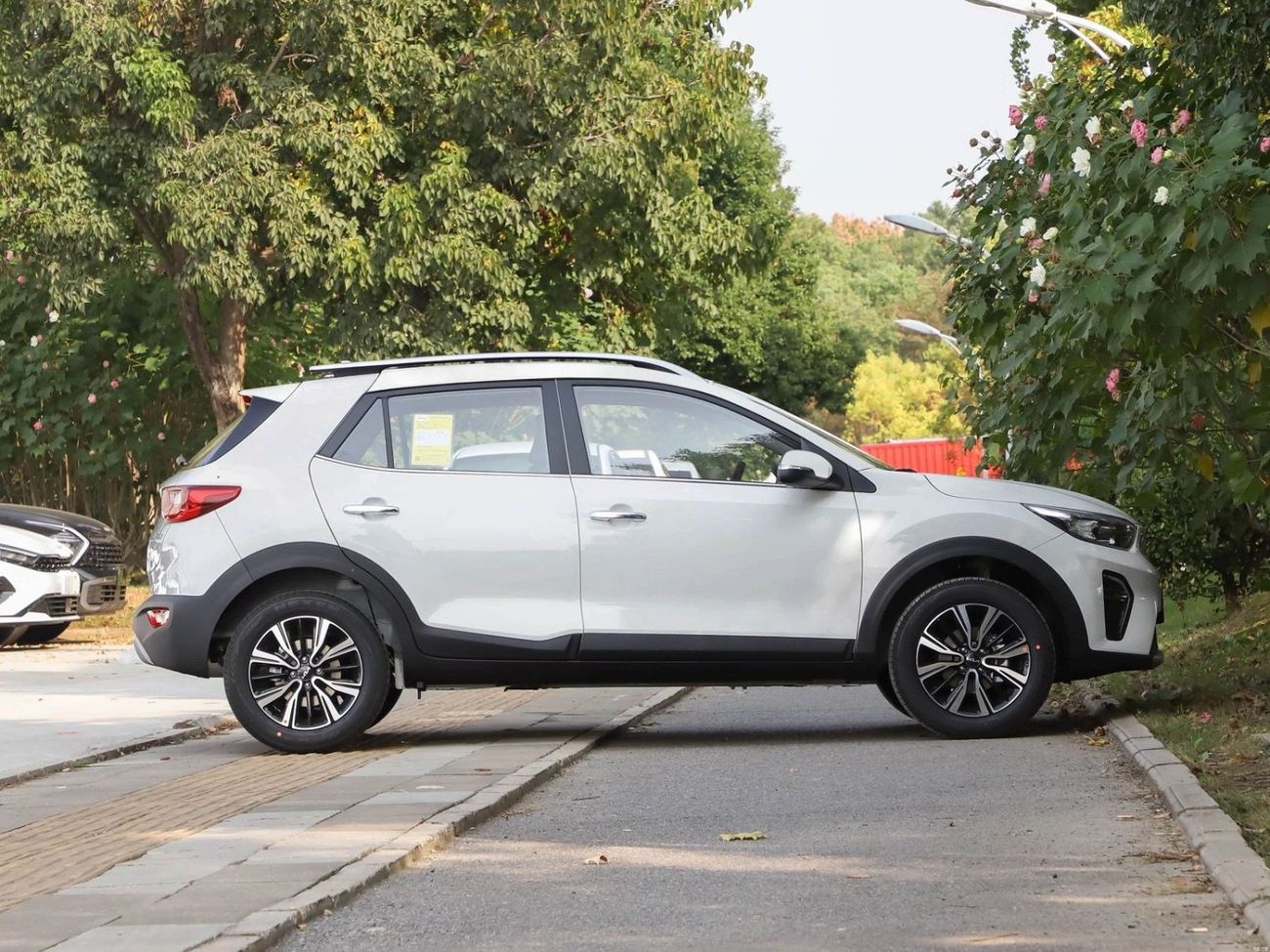 Kia KX1 Kia kX1 / Chinese / white / 0km