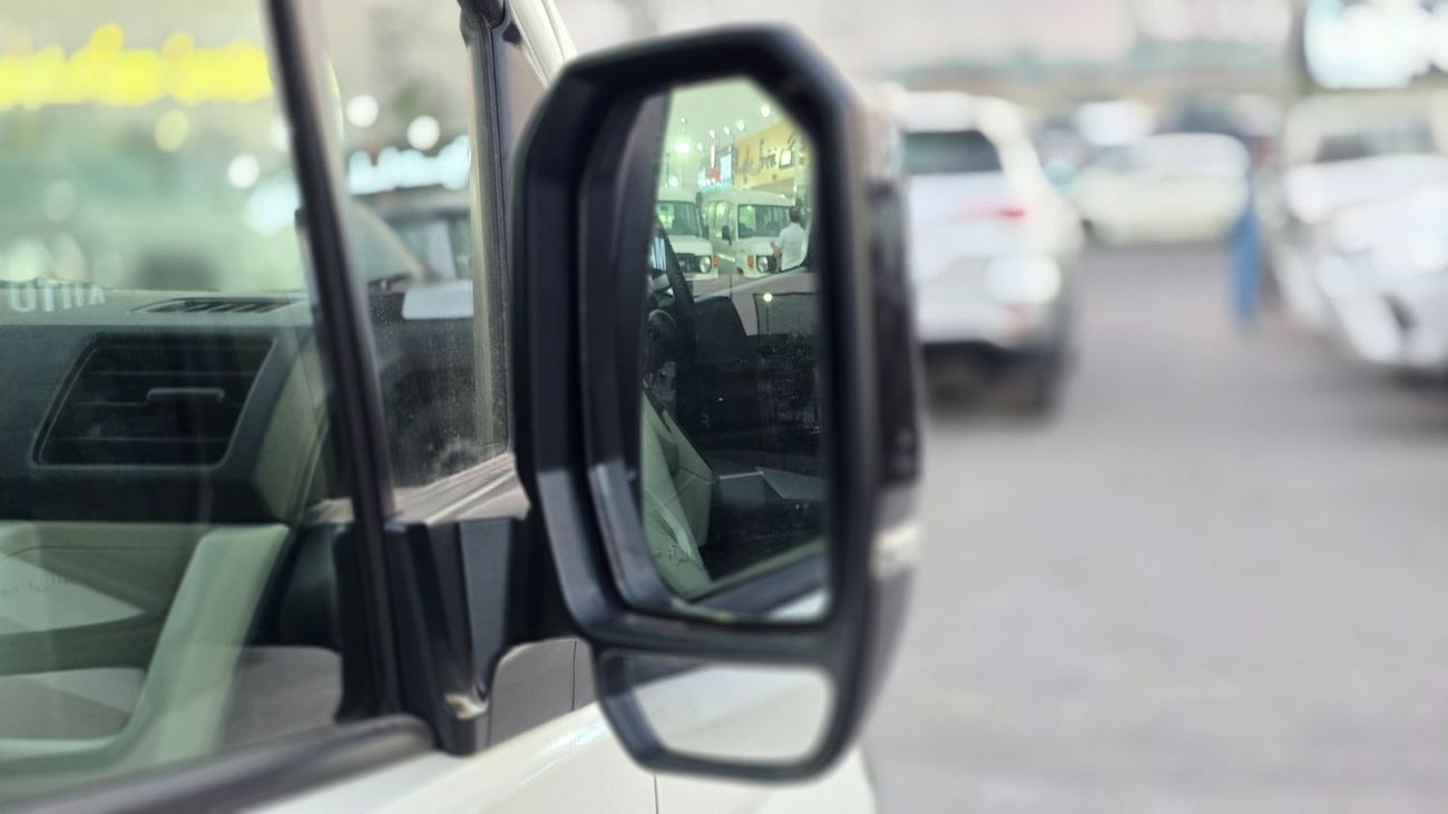 Toyota Hiace TOYOTA HIACE HIGHROOF A/T 3.5L GASOLINE 13 SEATER