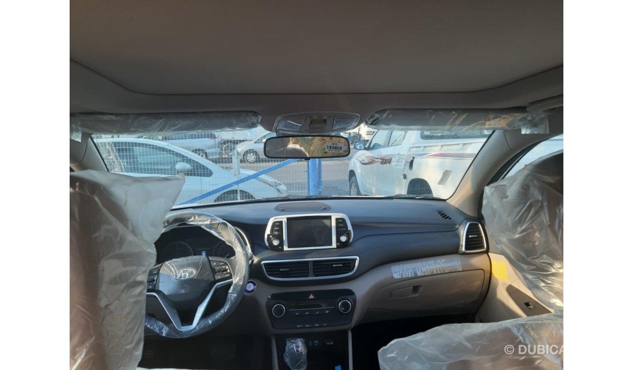 Hyundai Tucson 2.0 with sun roof