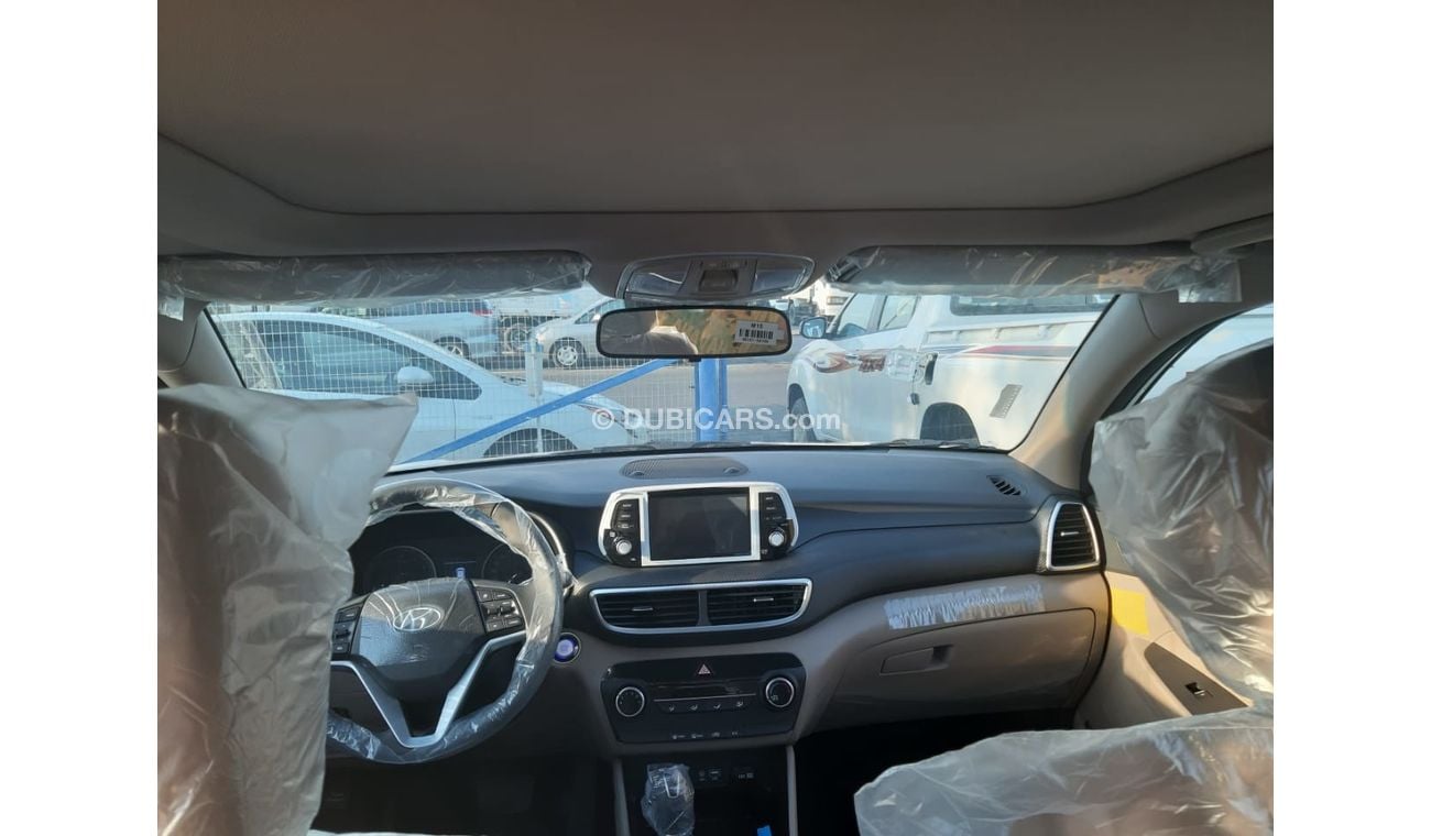 Hyundai Tucson 2.0 with sun roof