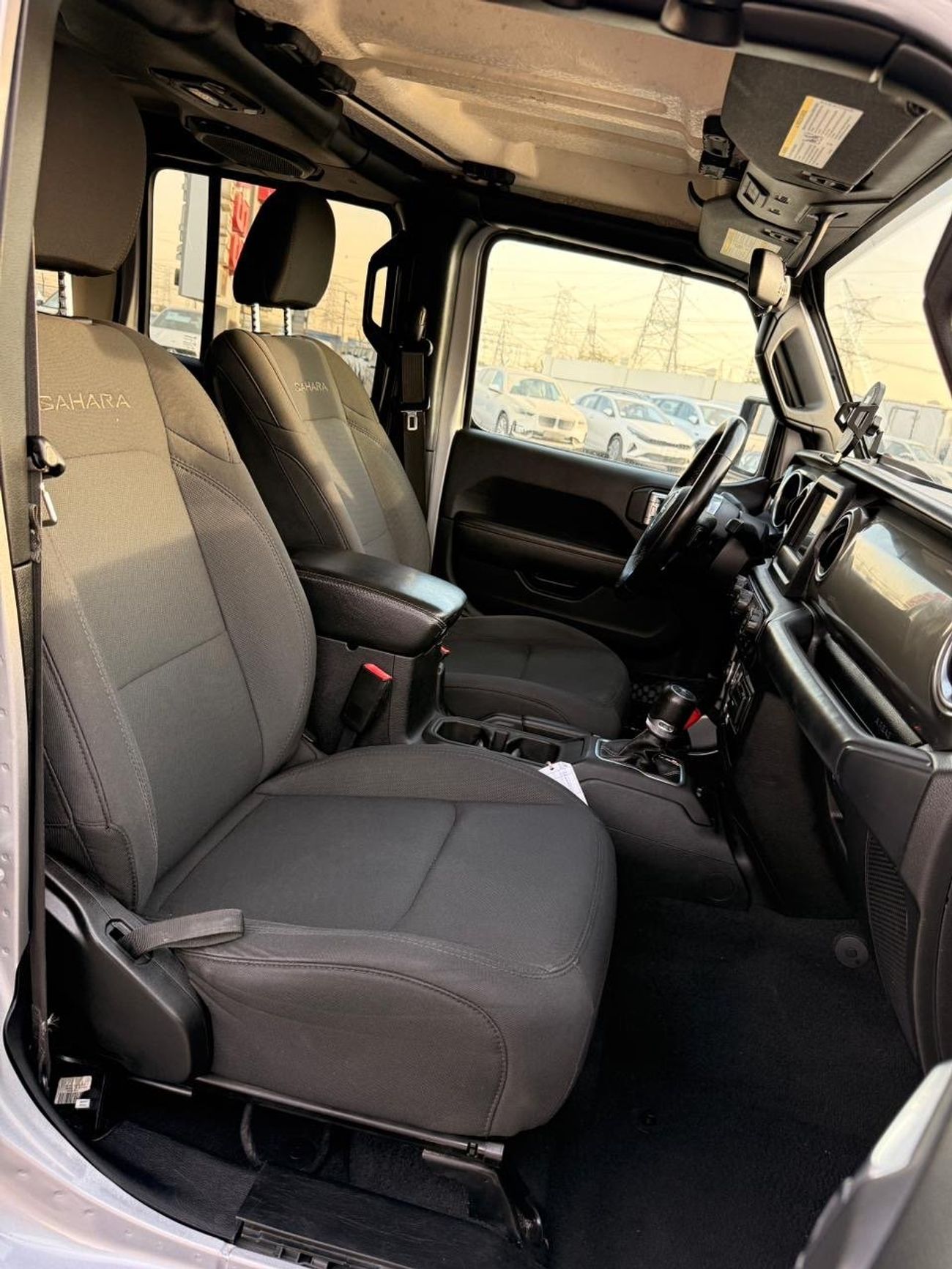 Jeep Wrangler Unlimited Sahara 2.0L A/T