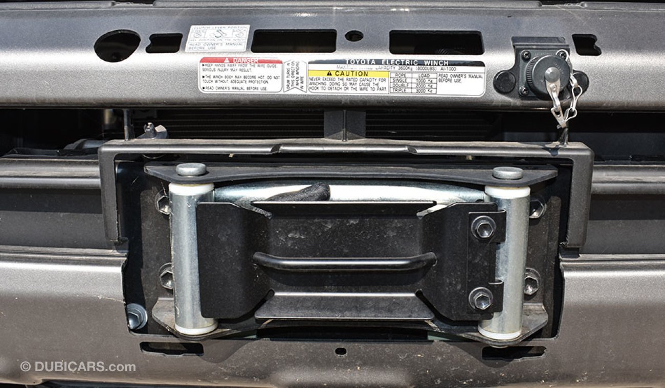 تويوتا لاند كروزر Hard Top (76) 4.2 Diesel, 9 seats with rear difflock, winch EX ANTWERP