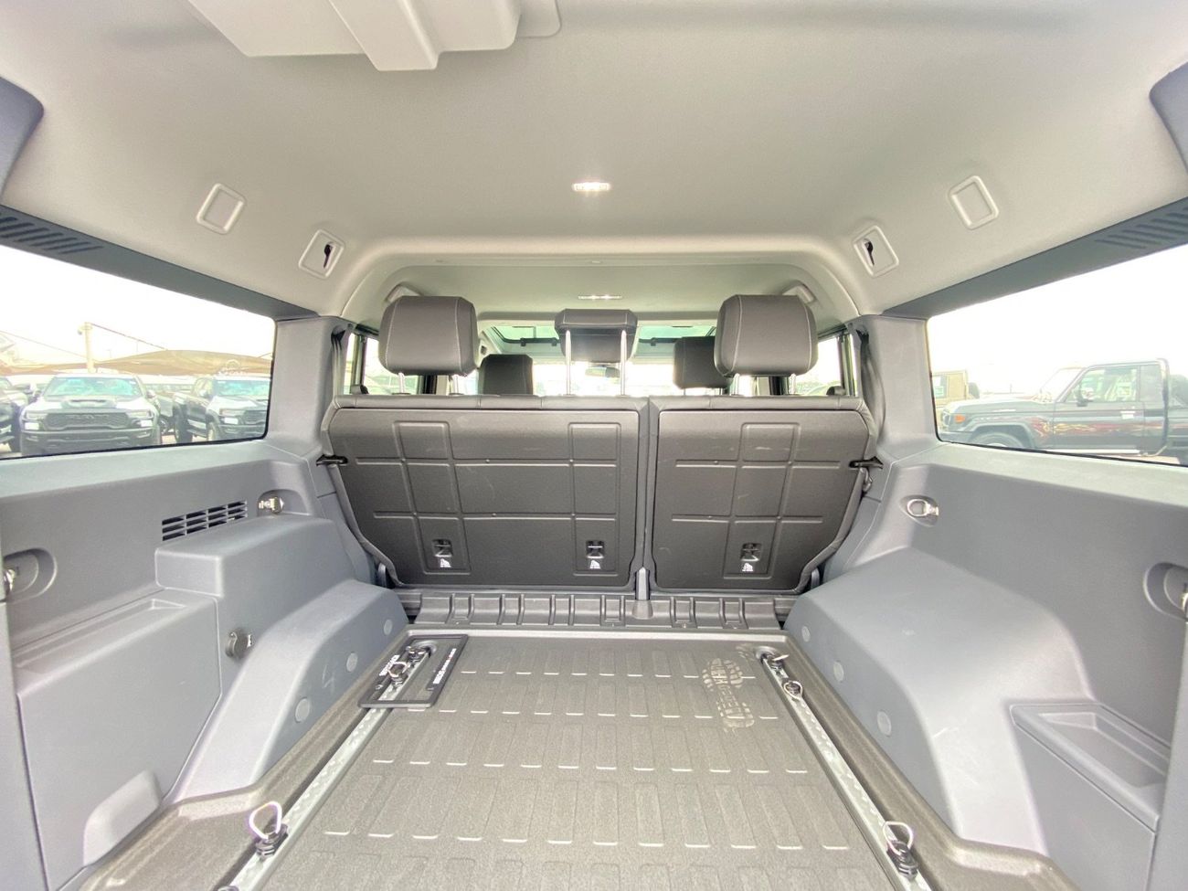 إينيوس غرينادير QuarterMaster