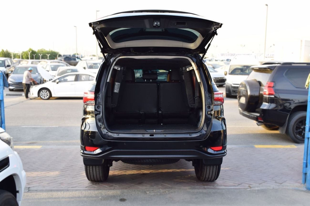 تويوتا فورتونر VX2 4X4 Diesel 2.8L (Right Hand)