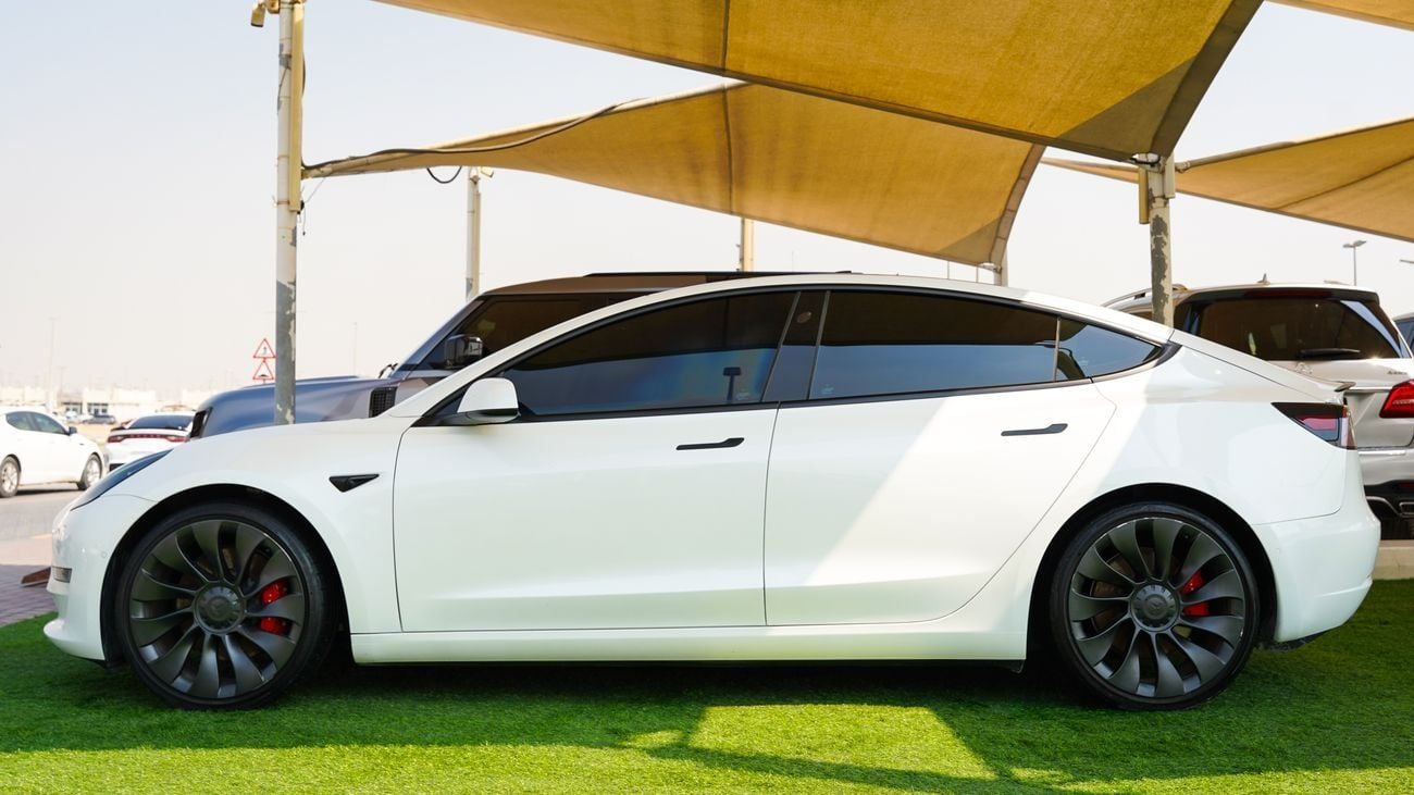 تسلا موديل 3