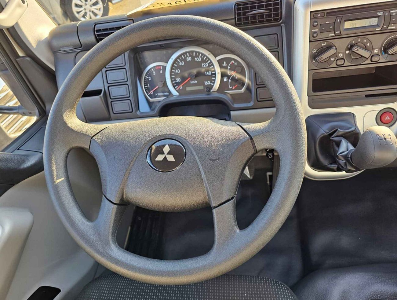 Mitsubishi Fuso Canter 4 TON CARGO BODY / ,4.2L DIESEL / SPECIAL PROMOTION