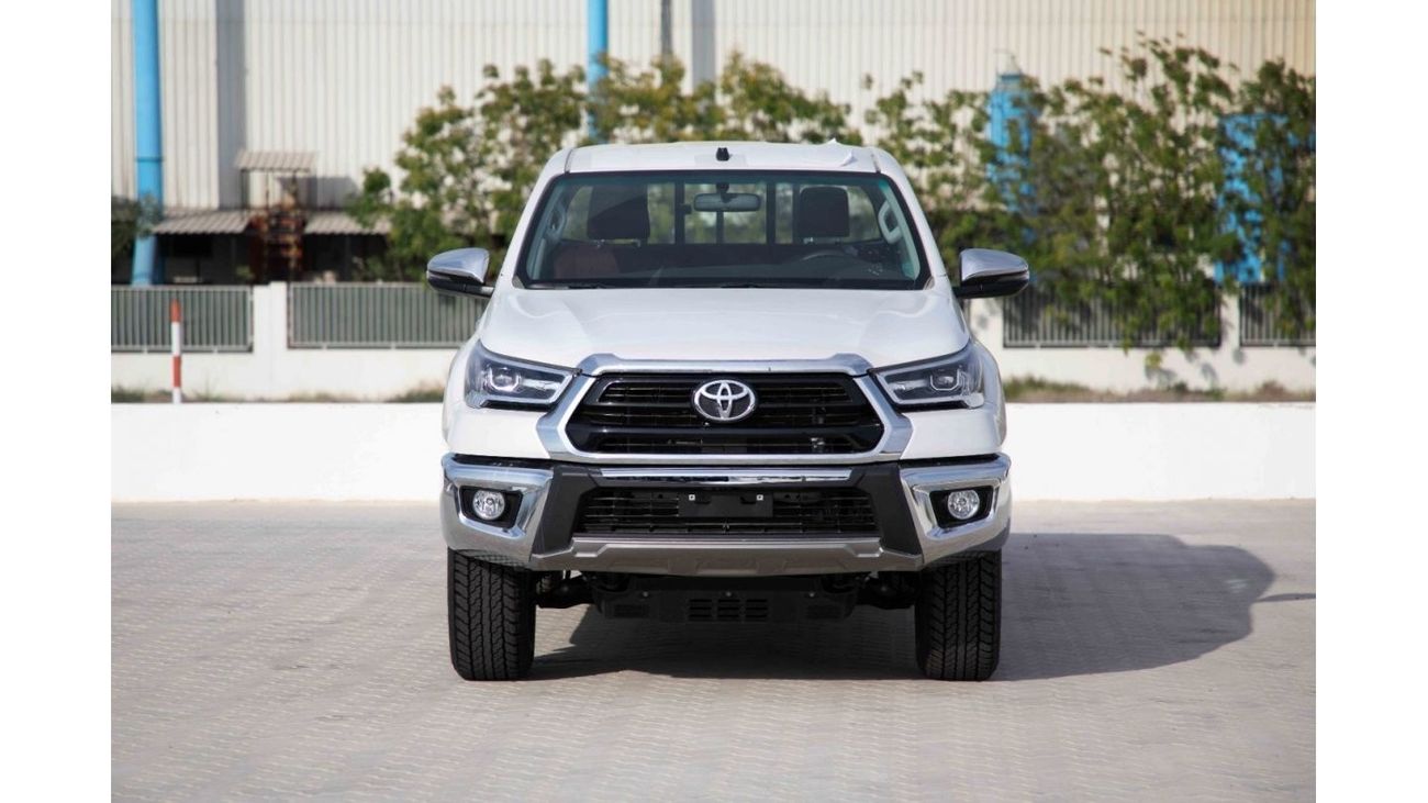 Toyota Hilux 2024 Toyota Hilux 2.7L GLXS-G DC WB 4X4 - Platinum White Pearl inside Maroon