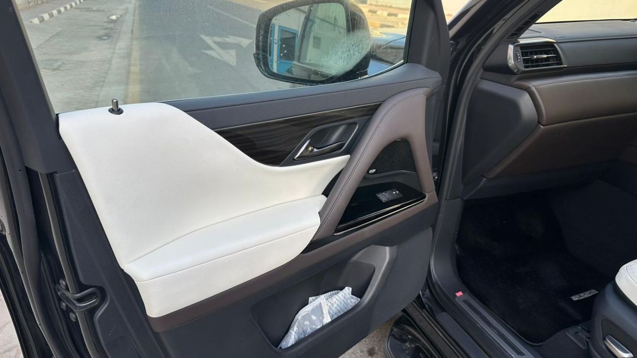 Lexus LX 600 Lexus LX600 (RIGHT HAND DRIVE)