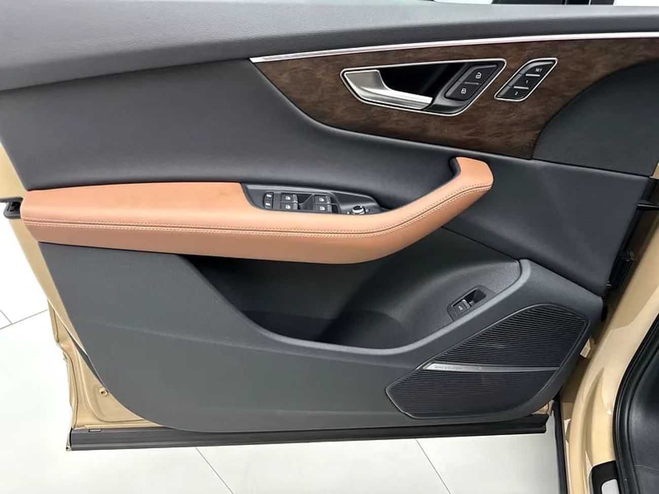 Audi Q7 SUV S line 55 TFSI quattro 340hp (Ref# 25403)