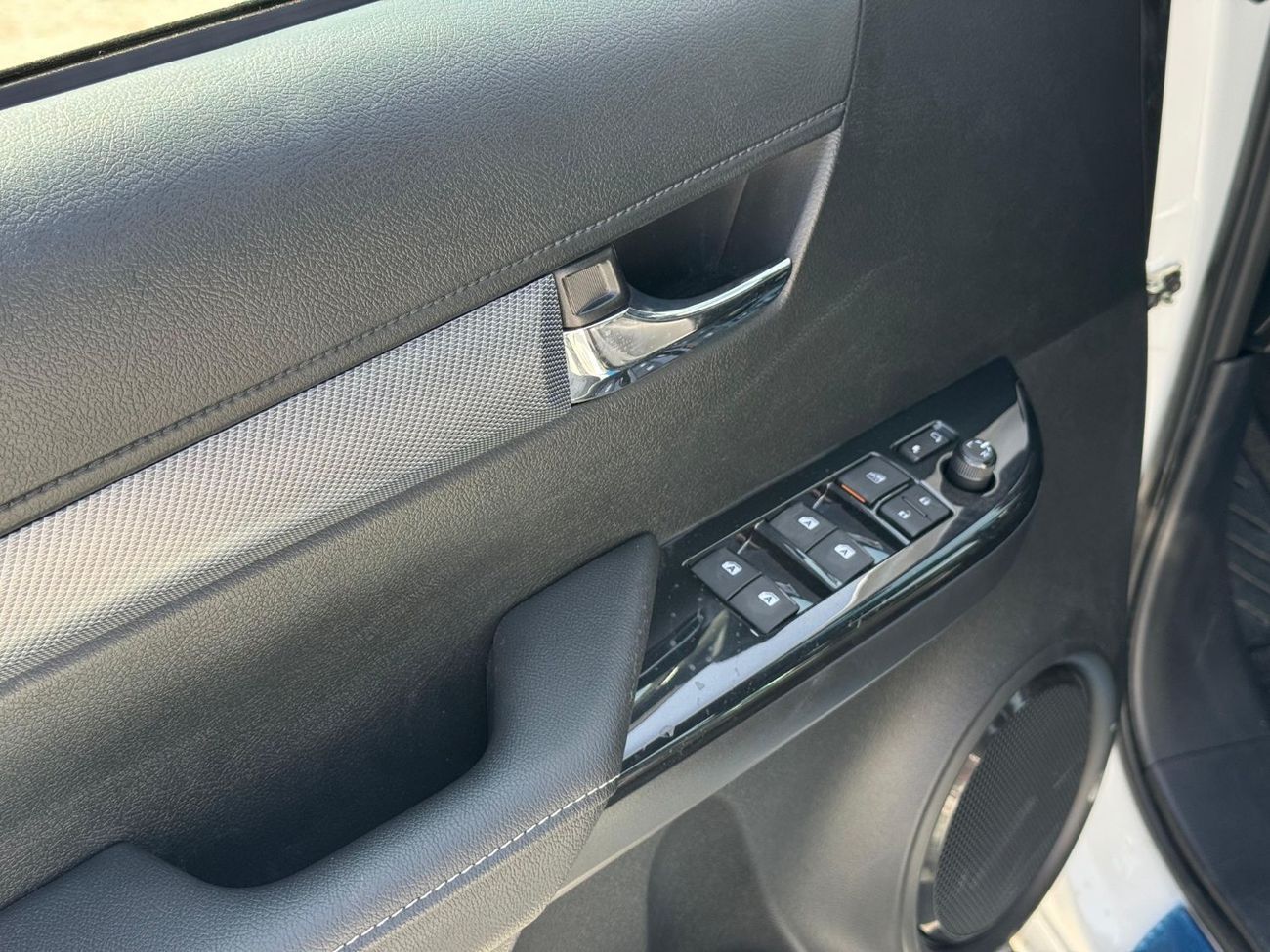 تويوتا هيلوكس GR Sport 4.0L 2025 Export Price @177,000 AED