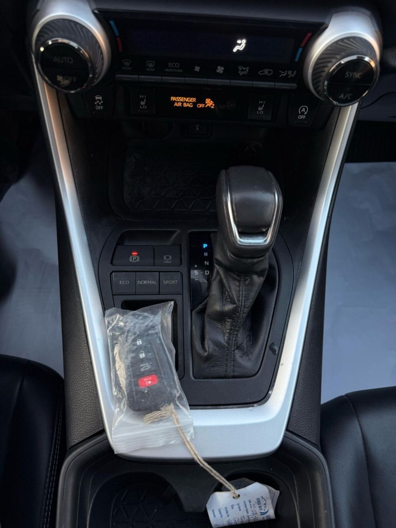 تويوتا راف ٤ XLE AWD