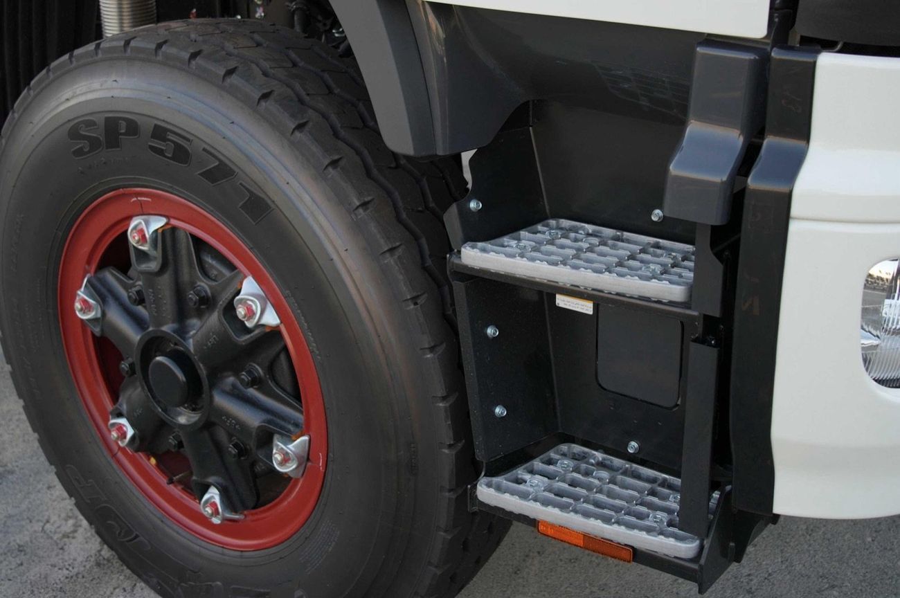 Hino 700 700ZS 4041 12.9L 39.5T CHASSIS CAB 6X4 M/T DIESEL