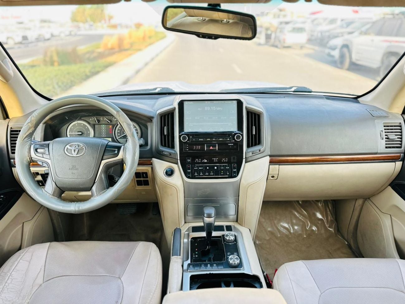 Toyota Land Cruiser VXR+ 5.7L