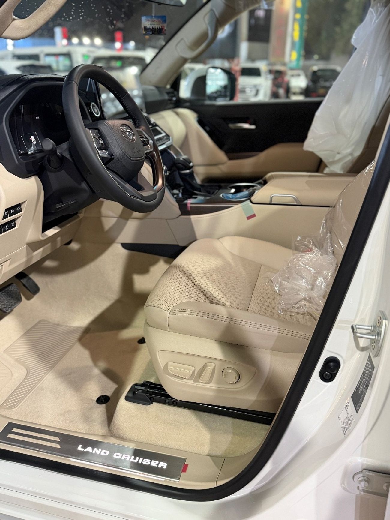 تويوتا لاند كروزر Gxr 3.5 twin turbo petrol