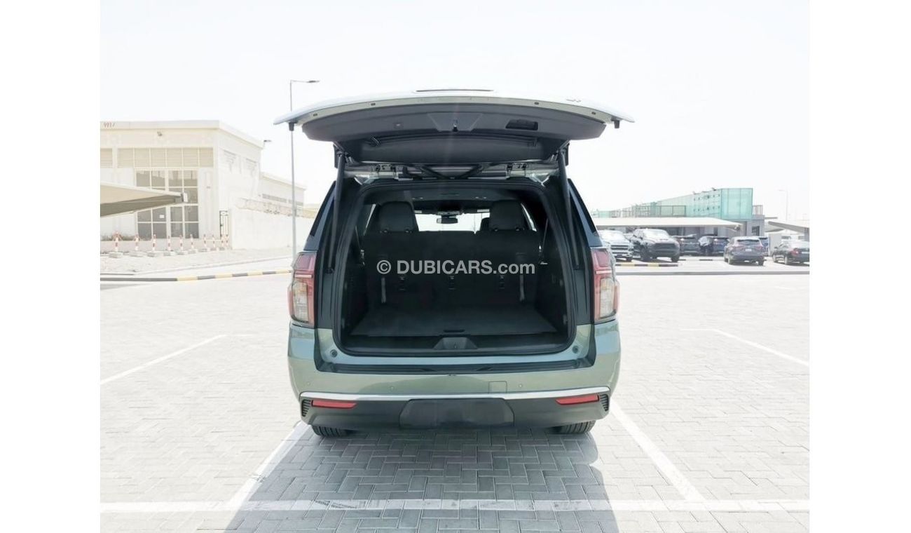 Chevrolet Suburban Chevrolet LT Suburban - 2023 - Green