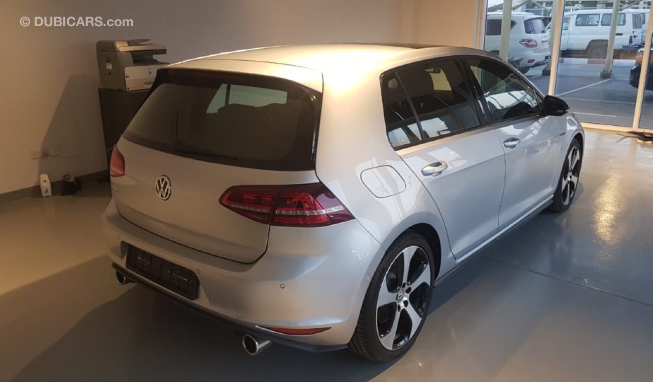 Volkswagen Golf GTI