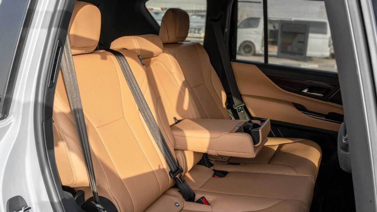 لكزس LX 700h 2026 Lexus LX700h Signature 3.5L AT Hybrid With Auto Parking (White-Tan)