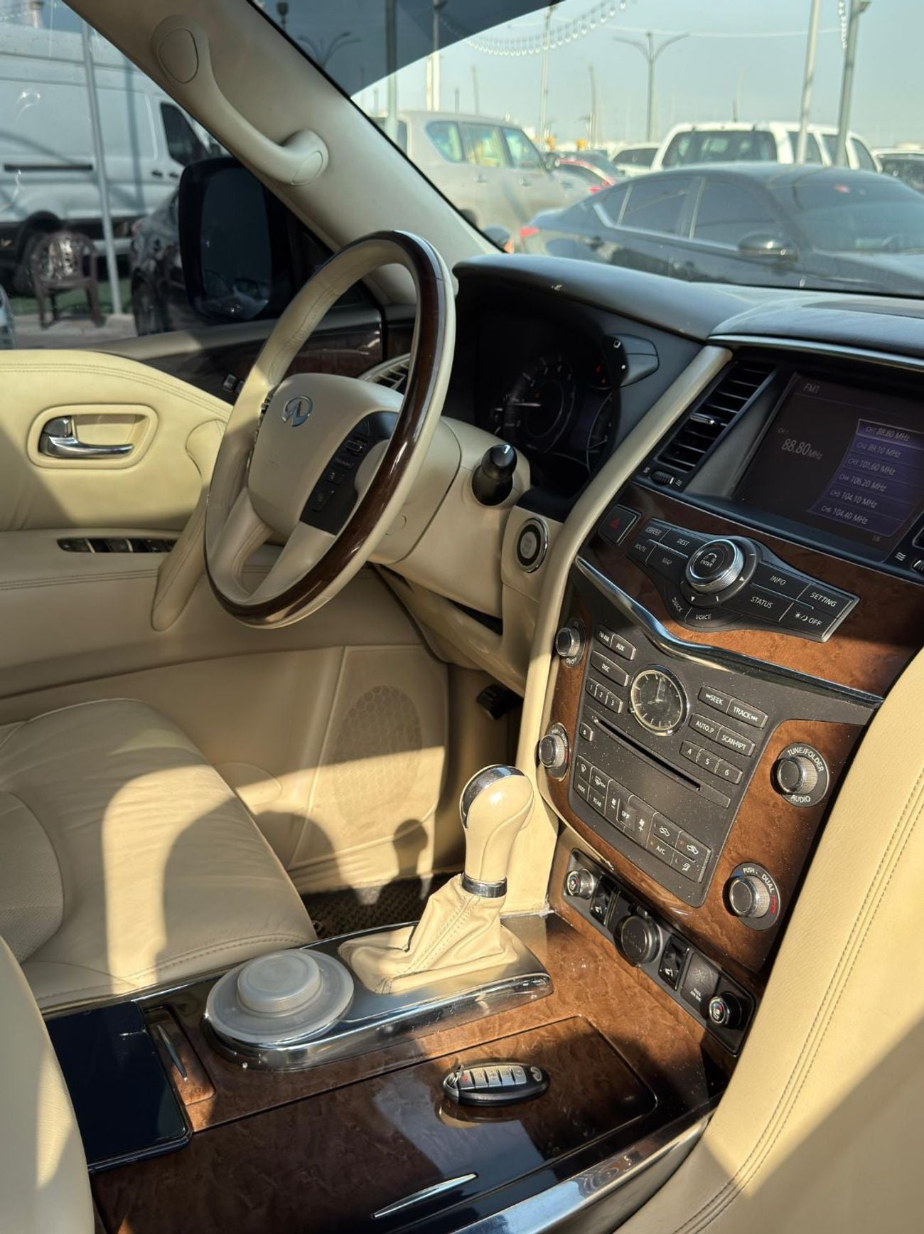 Infiniti QX80 LUXURY