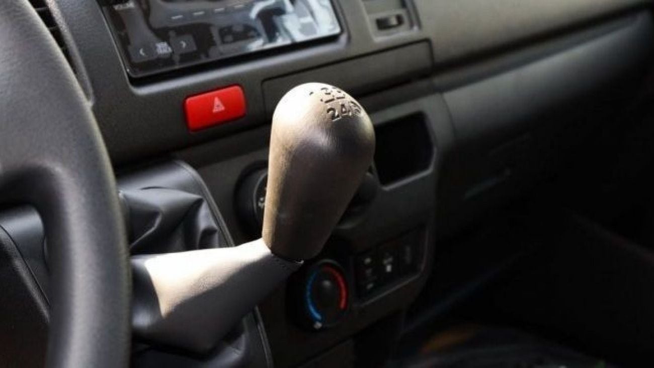 Toyota Hiace Toyota hiace 2.5L MY2025 diesel standard roof for export only