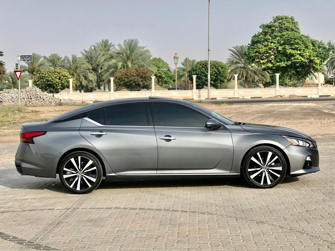 Nissan Altima Altima 2020 GCC  SL(Full Options,)Sunroof  Top Specs