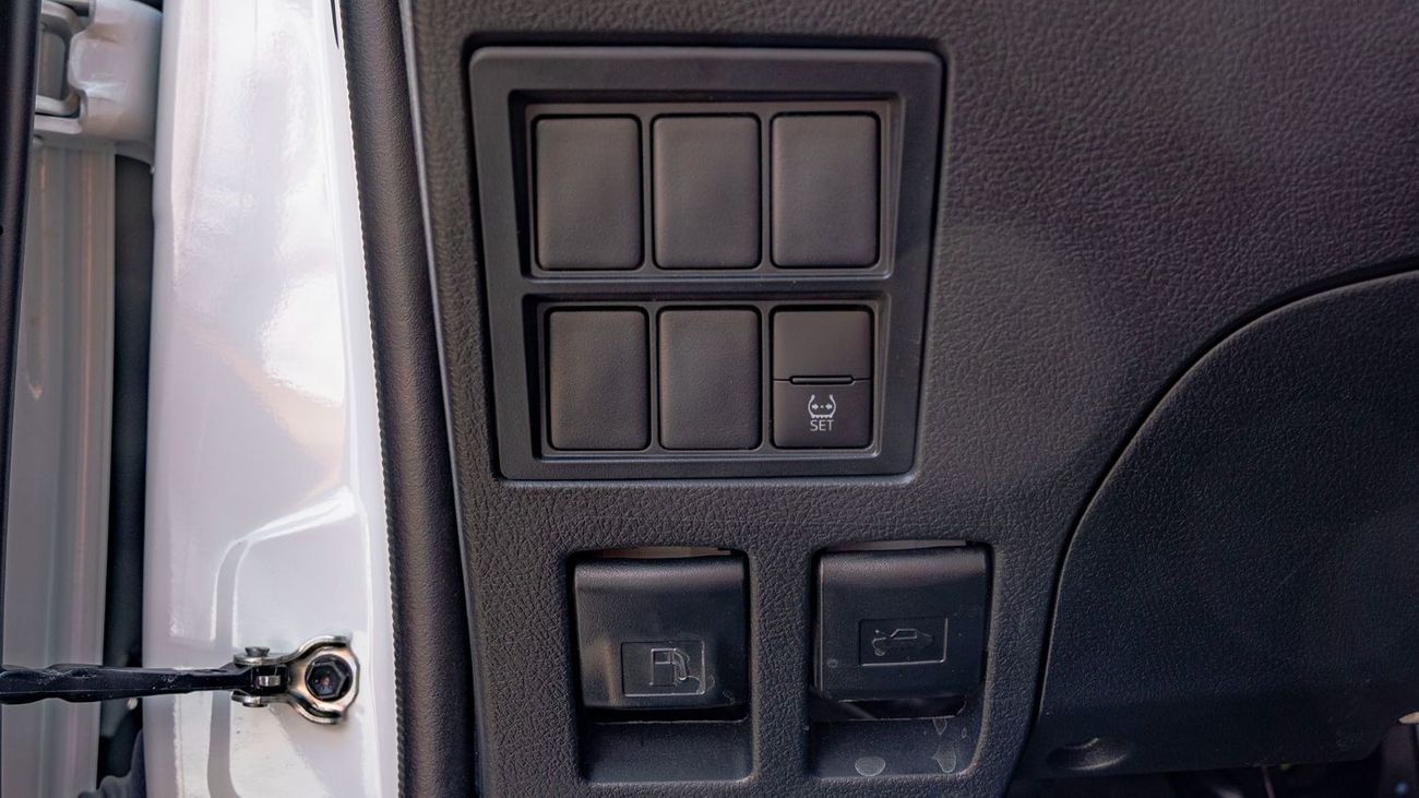 تويوتا هيلوكس 