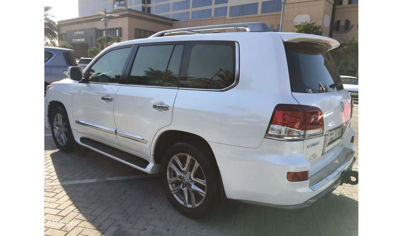 Lexus LX570