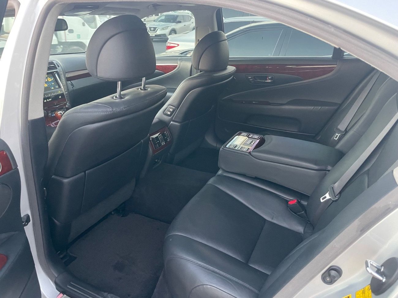 لكزس LS600h وارد اليابان اوراق جمارك