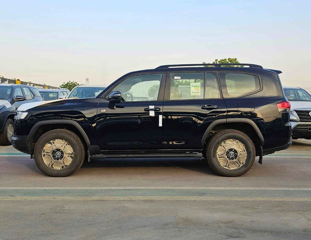 Toyota Land Cruiser GR SPORT || 3.3L Diesel V6 / RADAR / BIG DVD / REAR ENTERTAINMENT DVD / COOL BOX (CODE#LCDGR)