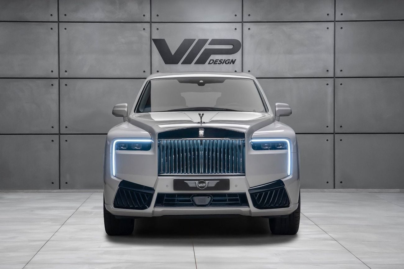 رولز رويس كولينان Rolls Royce cullinan  2025 GCC  Warranty and service AGMC  Black badge  2,900 km