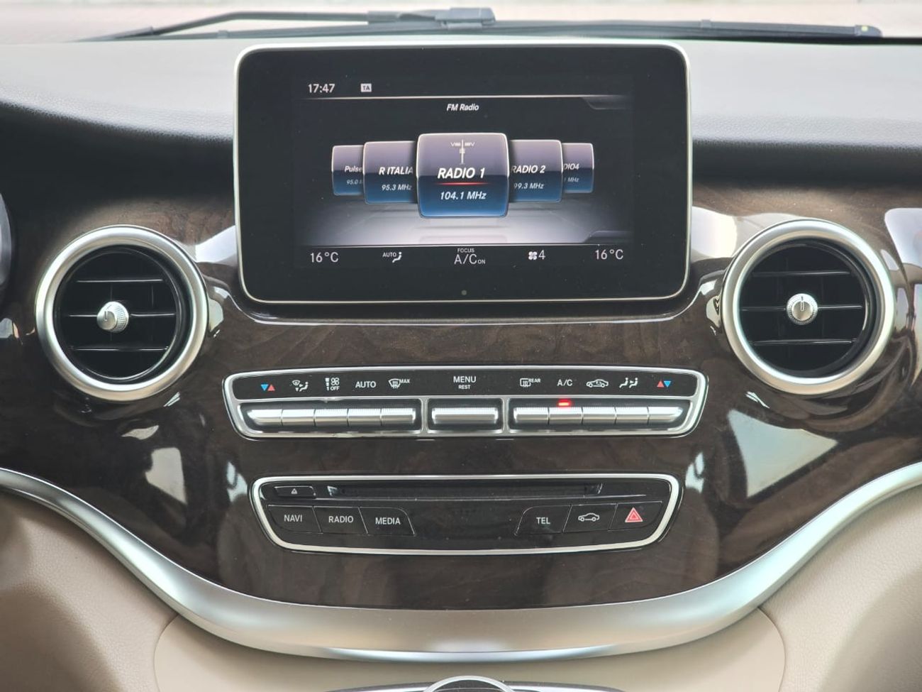 مرسيدس بنز V 250 اكسكلوسيف