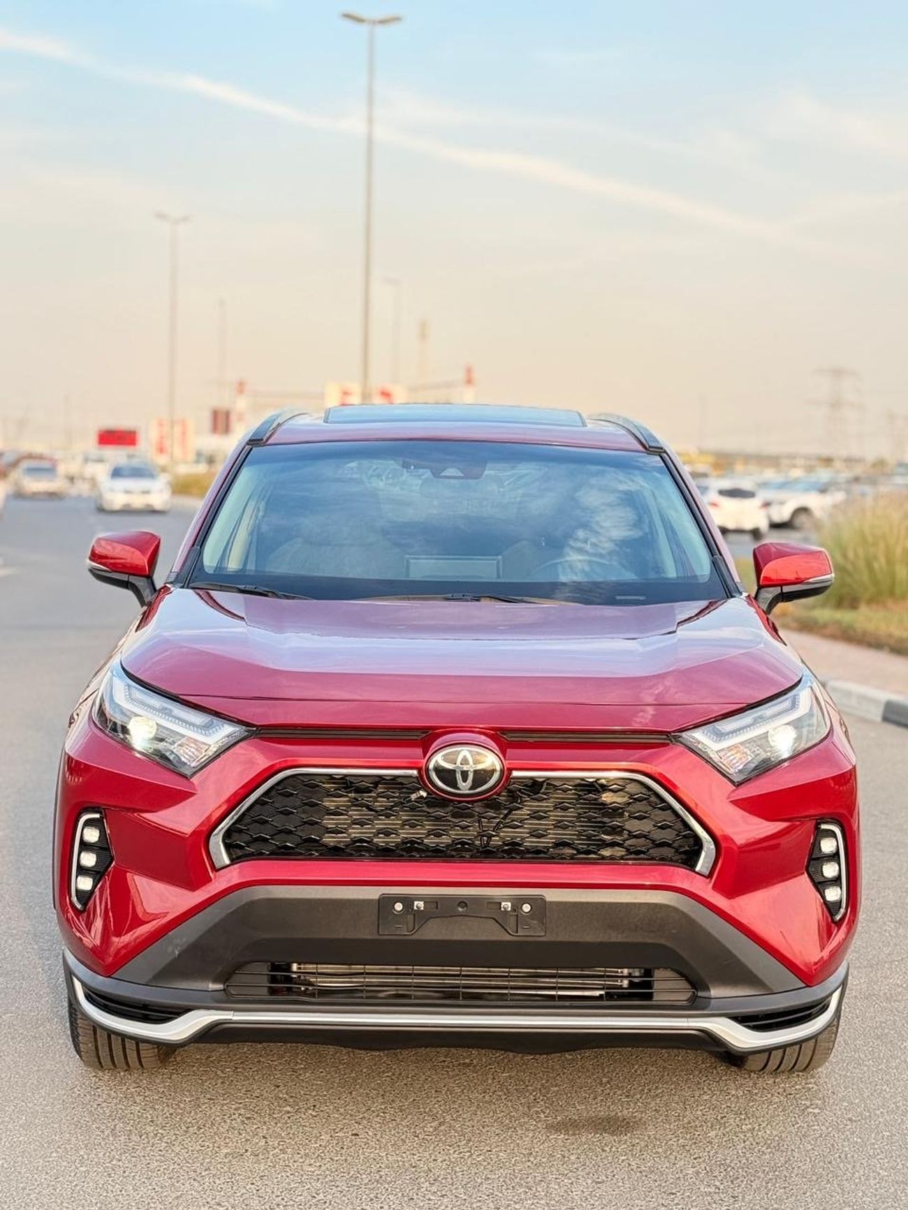 تويوتا راف ٤ XLE AWD 2.5 Sunroof  2024