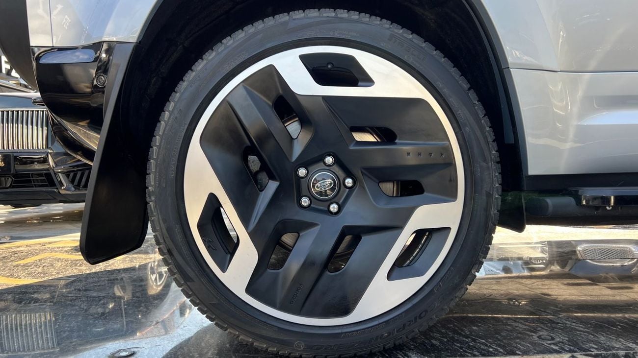 Land Rover Defender P400 110 X-Dynamic HSE 3.0L (5 Seater)