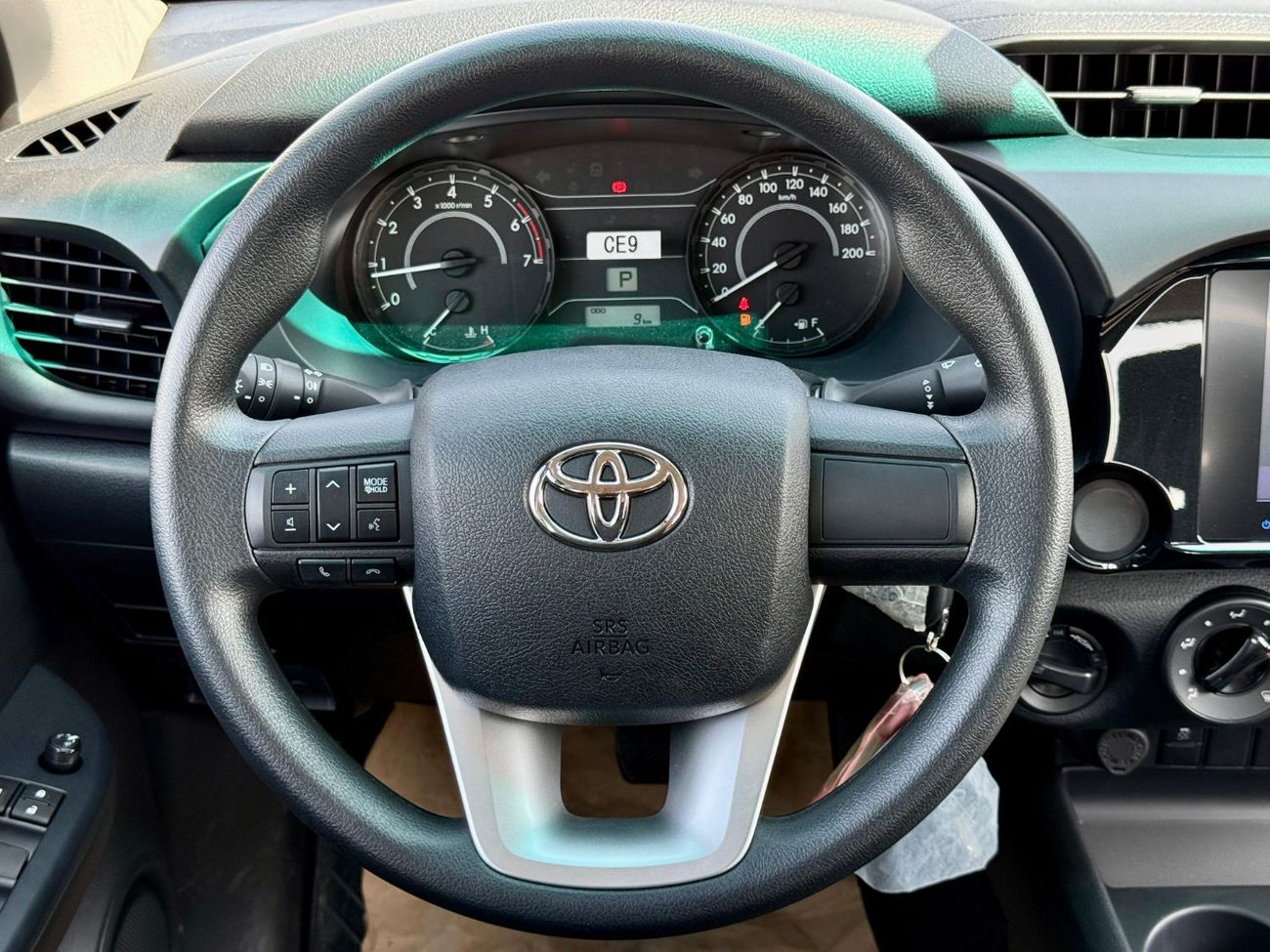 تويوتا هيلوكس DLS 2.7L