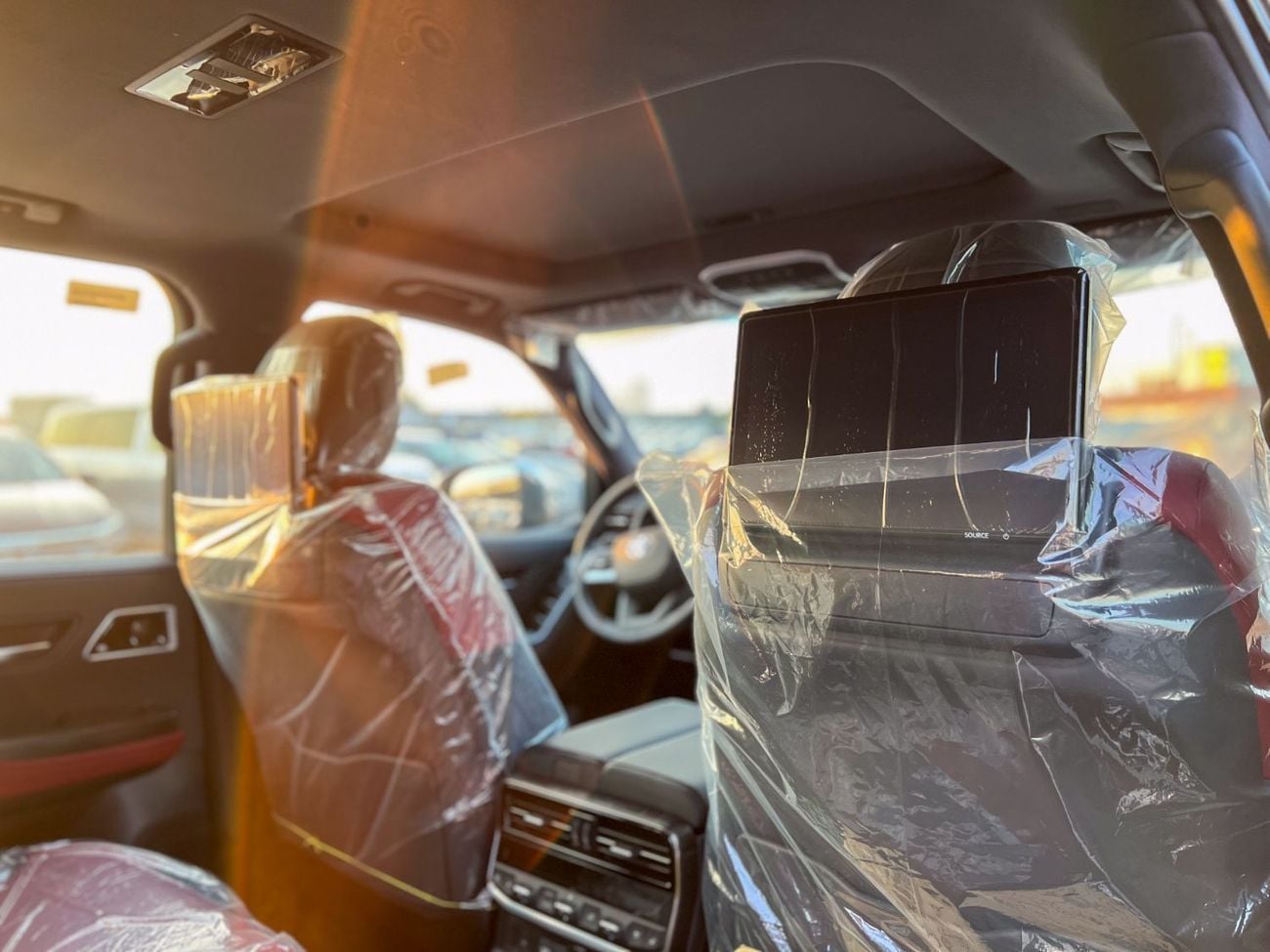 Toyota Land Cruiser 3.5T VXR Hybrid EXPORT PRICE - 2025 LC300 3.5L VXR Hybrid (GCC Specification)