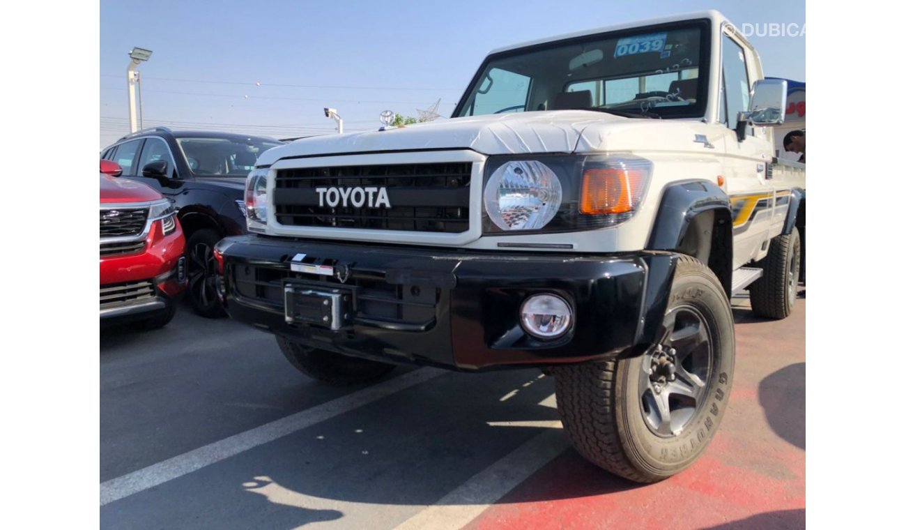 Toyota Land Cruiser Pick Up PICKUP 70th LX2 TOYOTA_LANDCRUISER_PICK_UP_70TH_4.0_2022_SINGLE_V6_FULL