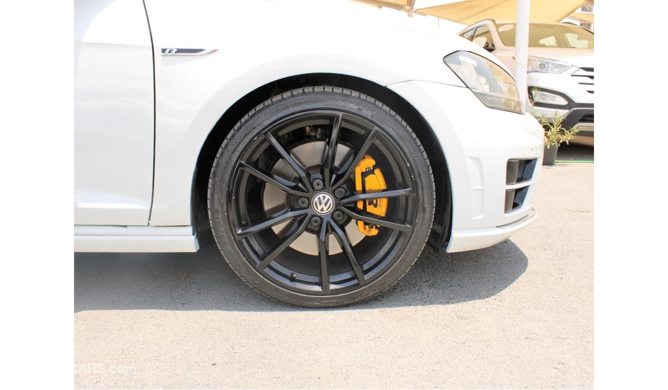 Volkswagen Golf R - ACCIDENTS FREE - FULL OPTION - GCC - CAR IS IN PERFECT CONDITION INSIDE OUT