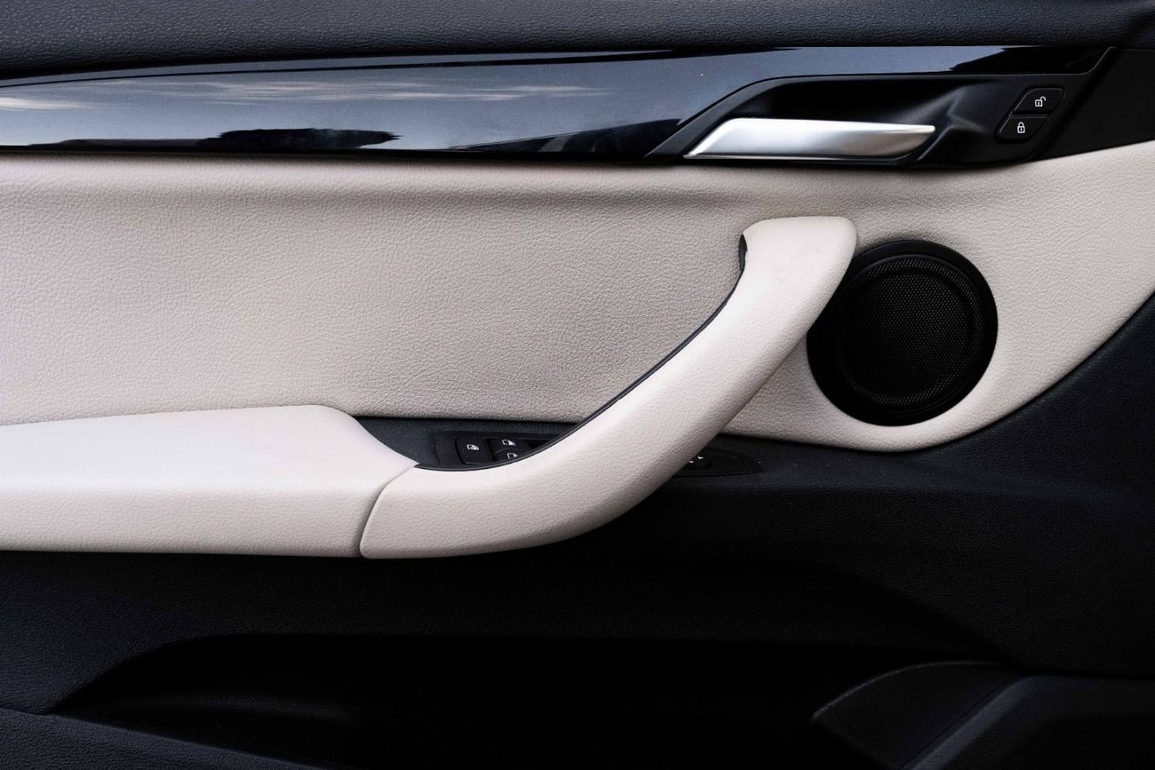 بي أم دبليو X1 