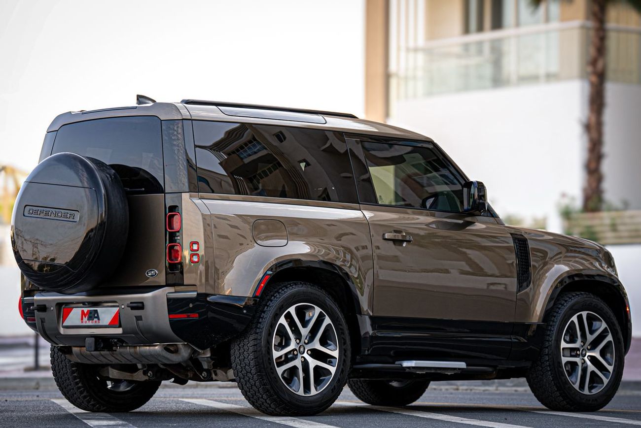 لاند روفر ديفندر P400 90 X-Dynamic HSE 3.0L (5 Seater)