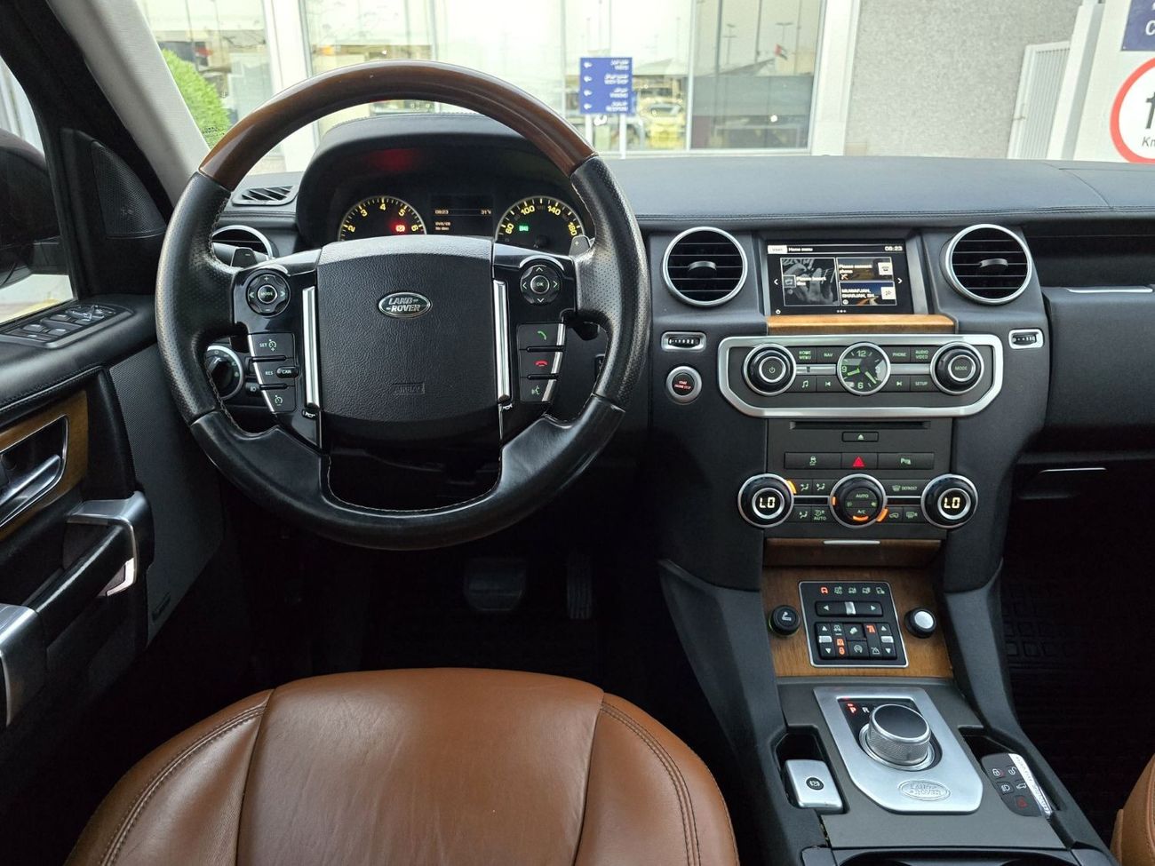 Land Rover Discovery LAND ROVER LR4 2016 GCC ORGINAL PAINT // GOOD CONDITION