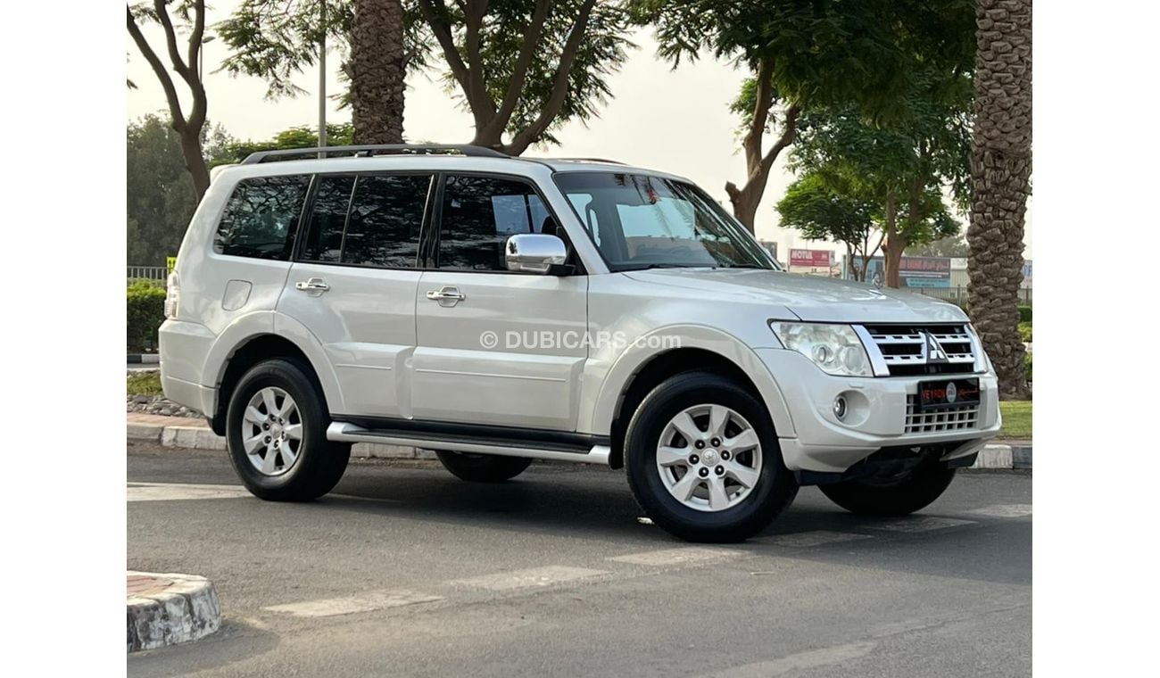 ميتسوبيشي باجيرو GLS Std MITSUBISHI PAJERO GLS 2012 V6 3.5 FULL OPTION PERFECT CONDITION