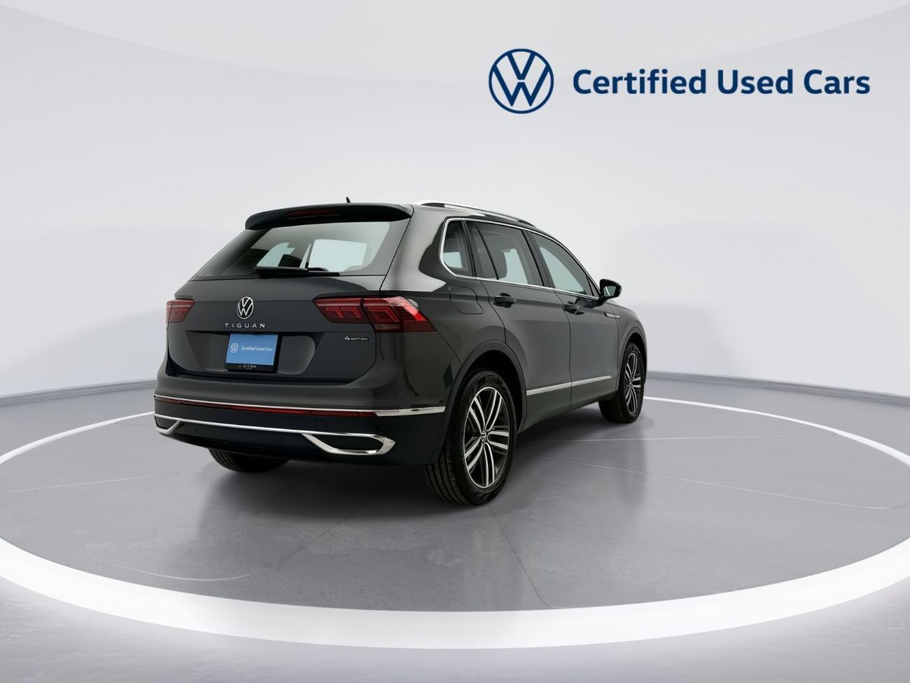 فولكس واجن تيجوان ELEGANCE 2.0L | Panoramic Sunroof with Leather Seats | VW Certified | GCC Specs | Showroom Co