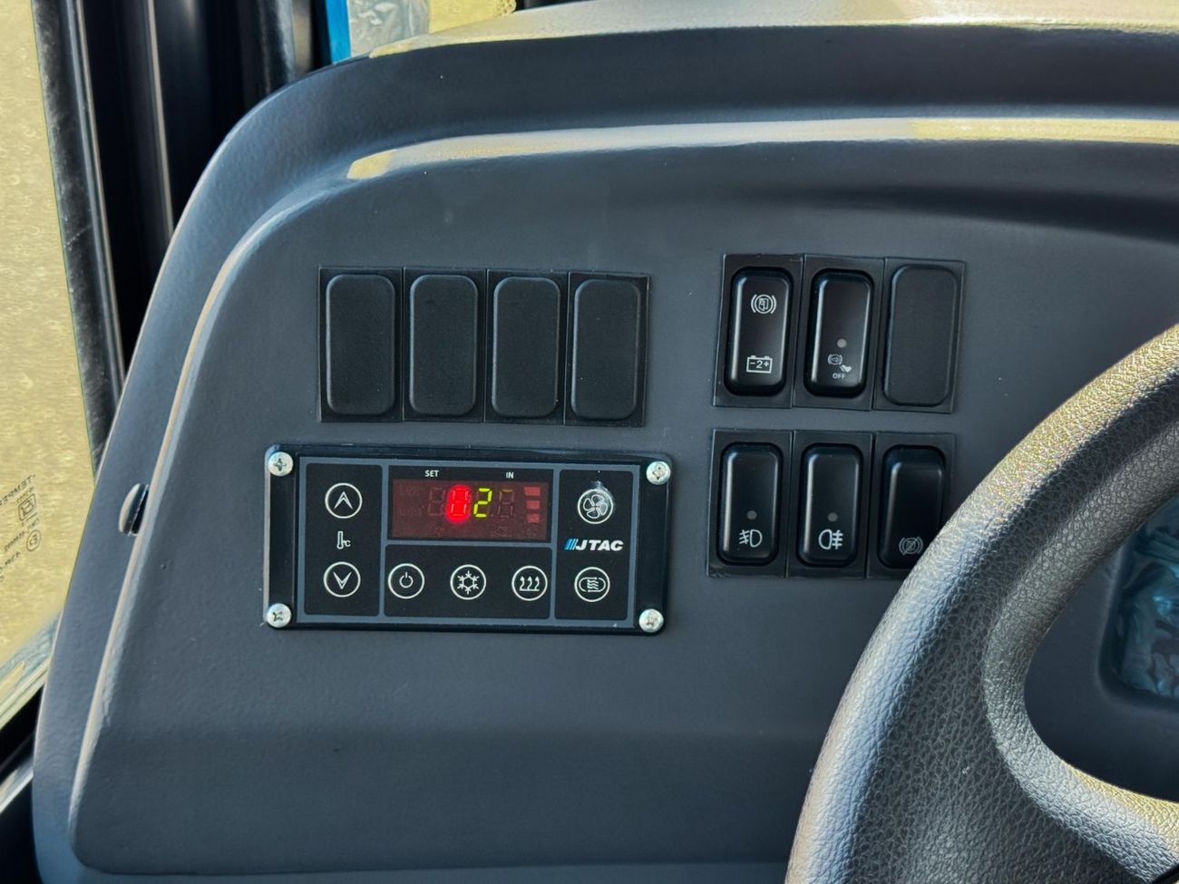 Mitsubishi Fuso FA 4D37 3.9L RWD / Comfortable Eco Friendly 37 Seater Bus / Diesel / Book Now!